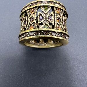 Heidi Daus Signed Wide Filigree Ring Size 8.5 Gold Tone Amber Green Crystals